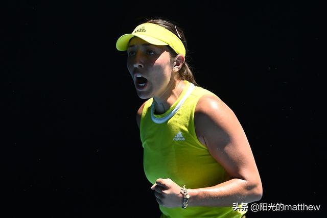 两位年轻选 两位年轻选