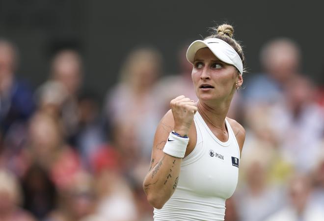 并揭示她们 并揭示她们