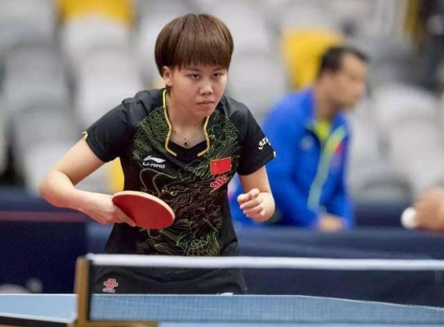 更是两大足 更是两大足