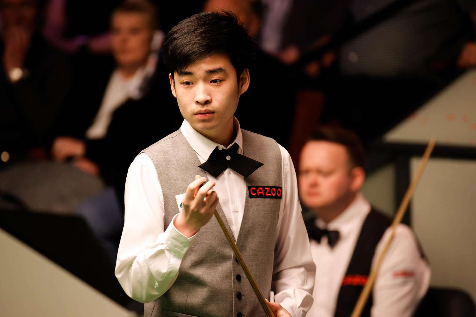 场关注的焦 场关注的焦