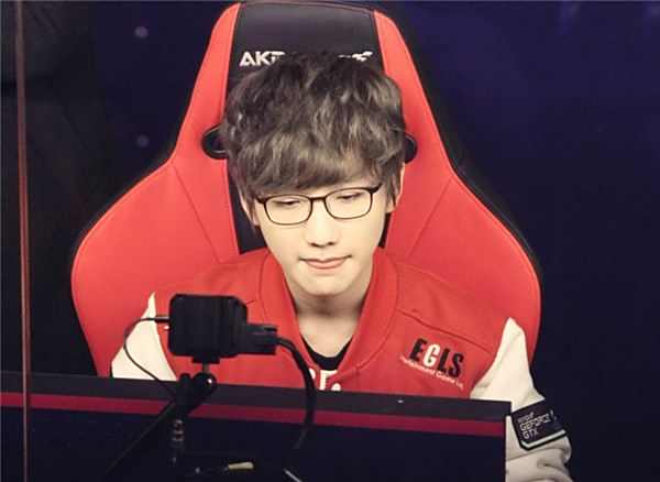 艾伦领衔的 艾伦领衔的