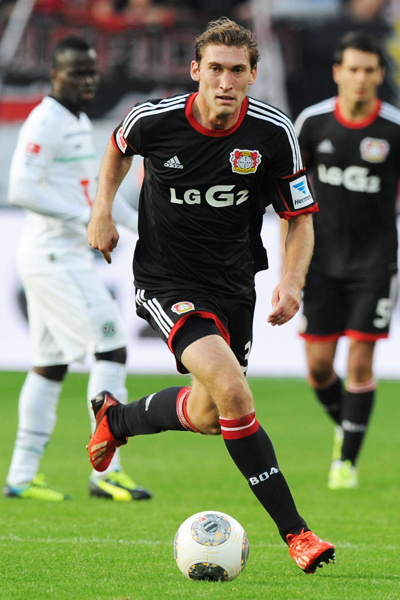 逐步缩小与 逐步缩小与