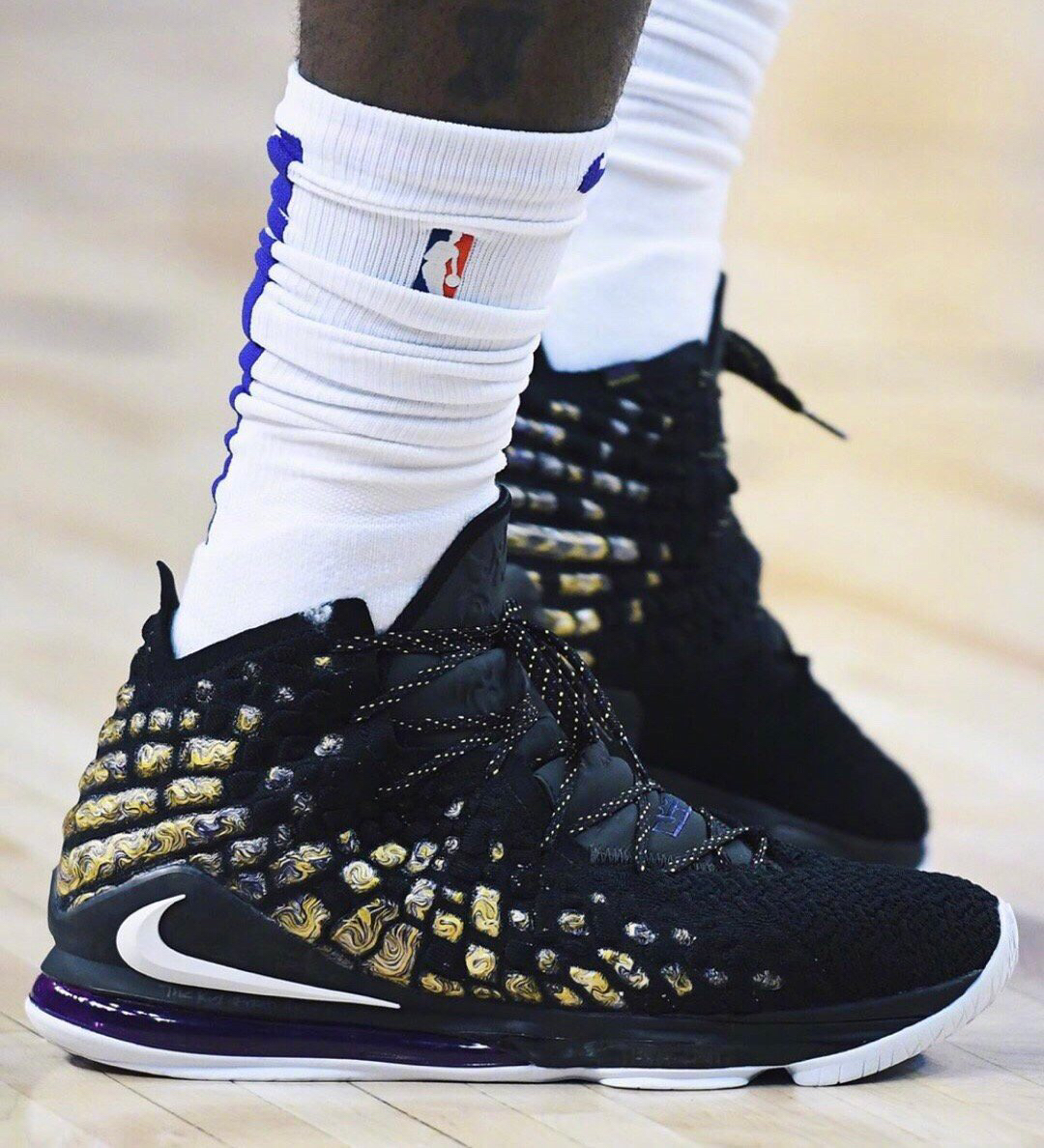 队形纵深的 队形纵深的