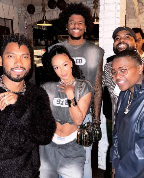 双右腕续约 双右腕续约